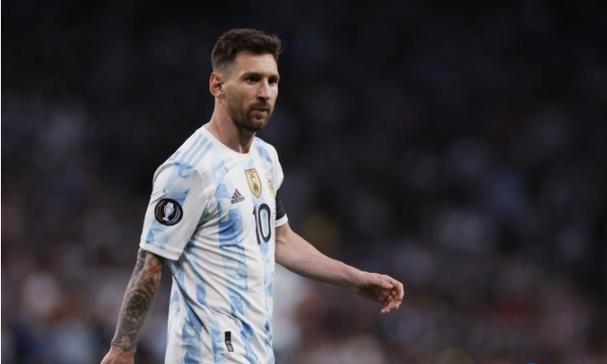 申花客战柔佛新山：阿苏埃搭档路易斯，吴曦、李可首发